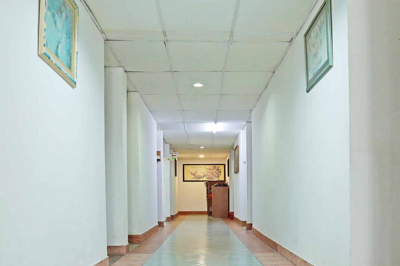Oyo 90598 Living House C0 Hotel Kuching Exterior photo